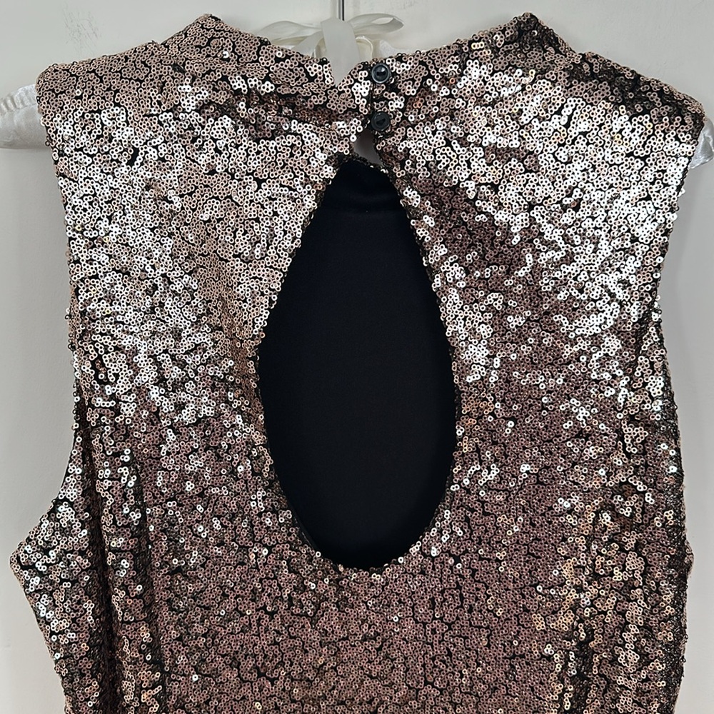 The Edit By Seventeen Sleeveless Gold Sequin Party Dress 13 Lined Keyhole Back View 6